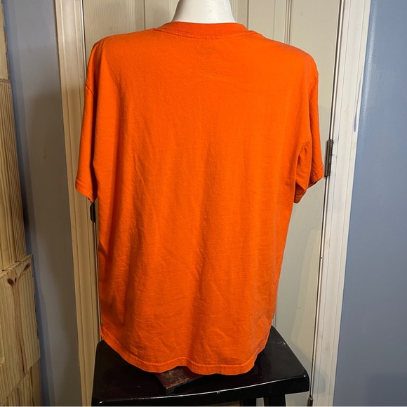 WALT DISNEY WORLD Orange Halloween T-Shirt Adult Size M Classic Mickey Mouse - Picture 2 of 3